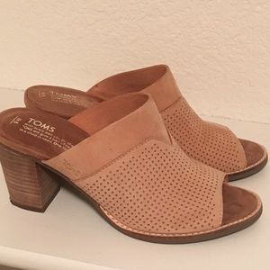 Tom's Peep-toe Suede Mules
